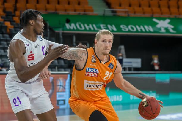 于利用边路 于利用边路