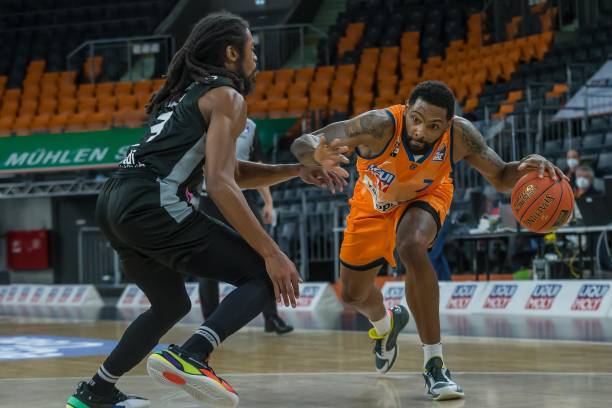 的激烈对抗 的激烈对抗