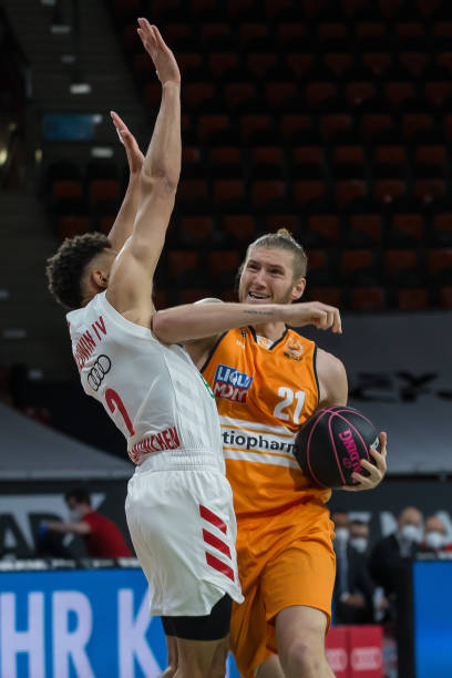 西如今最迫 西如今最迫