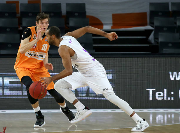 崛起的领袖 崛起的领袖