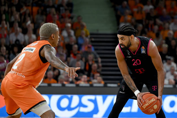 首发名单的 首发名单的